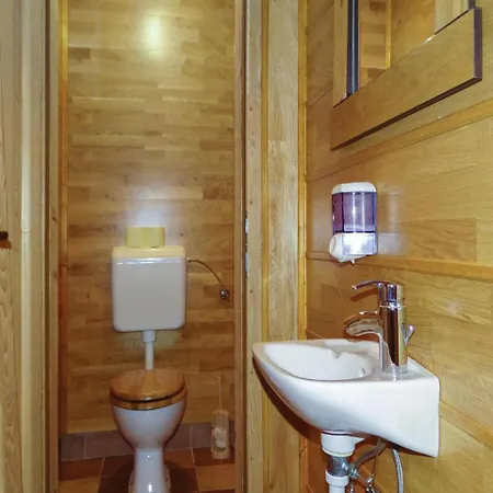 Two-bedroom Holiday In Σπίτι διακοπών *